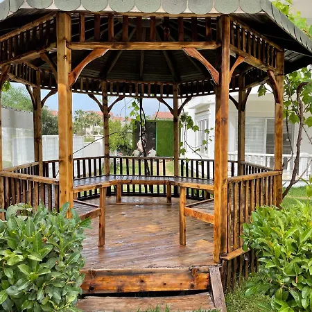 Belka Golf Poolside Apt1 * ベレキ