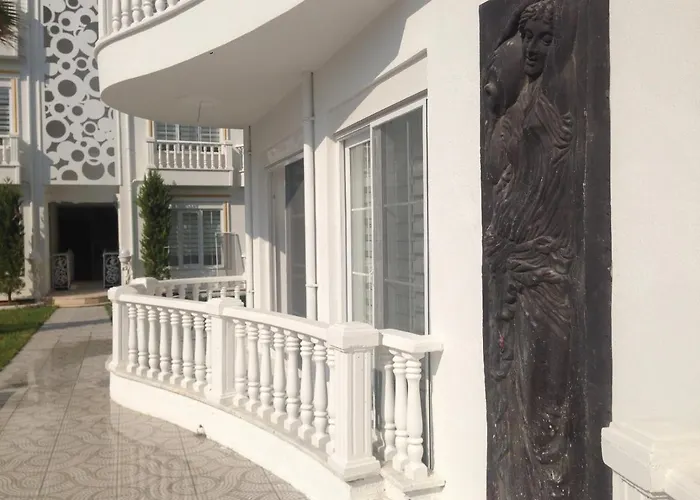 公寓 Belka Golf Poolside Apt1 *