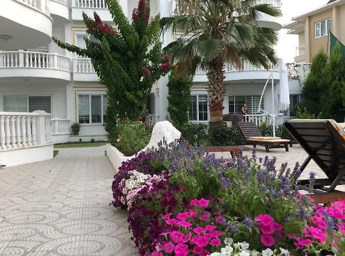 公寓 Belka Golf Poolside Apt1 *